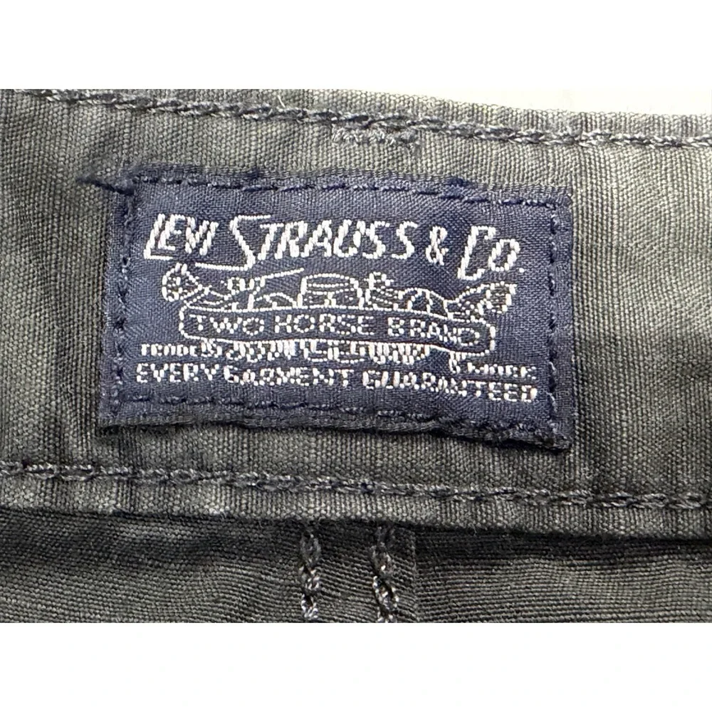 Levis Mens 40x9 Cargo Shorts Charcoal Grey WaterLess Cotton Twill (CC9)